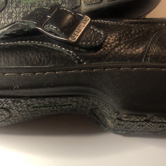 Woman’s EastLand memory foam slip on shoes - Picture 10 of 11